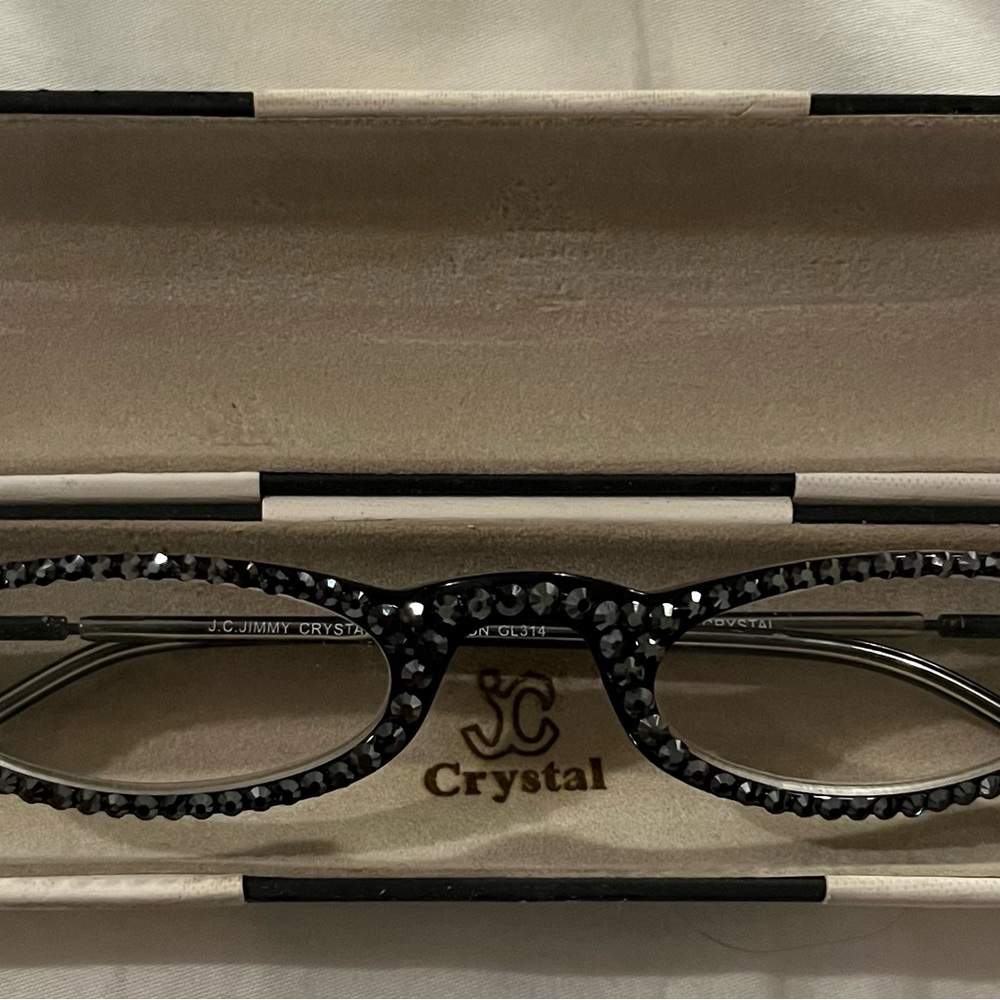 Swarovski crystal 1.25 readers with case
